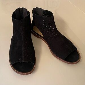 Gianni Bini Field Day Sandals